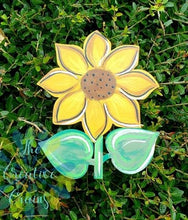 Load image into Gallery viewer, Sunflower with Leaves